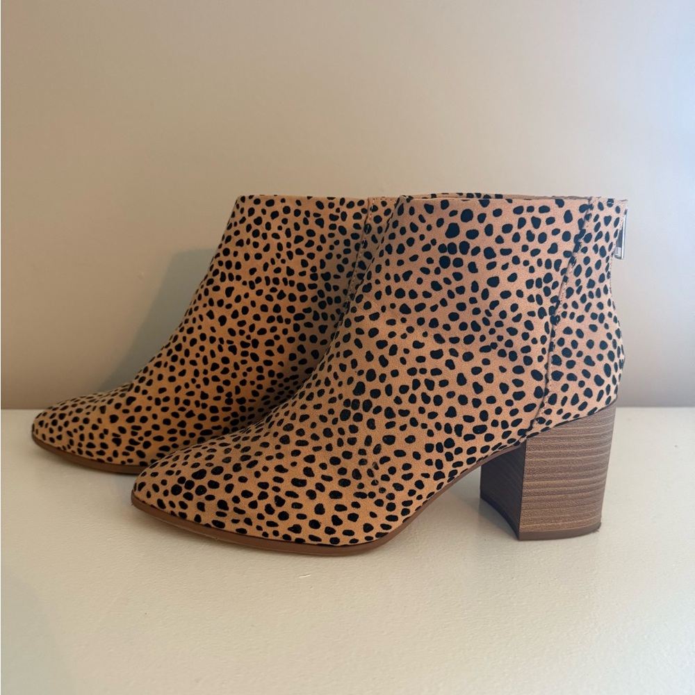 Impressions Tan and Black Ankle Booties